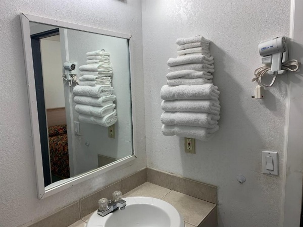 Budget Lodge Inn - Abilene image 21