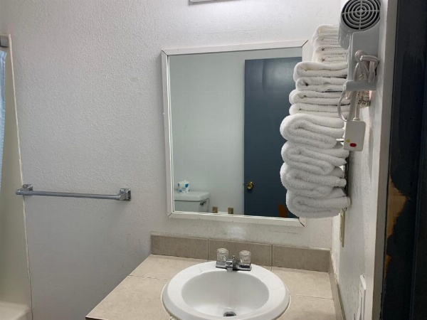 Budget Lodge Inn - Abilene image 22